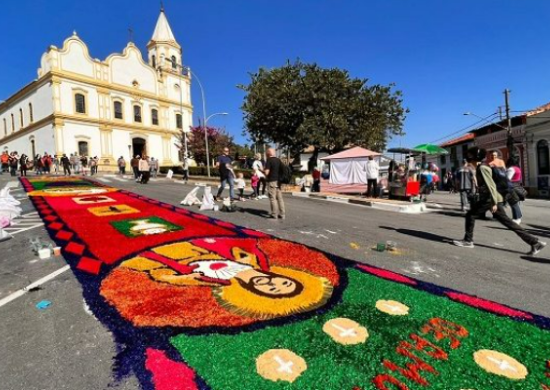 Procissão de Corpus Christi volta a ocorrer em Santana de Parnaíba