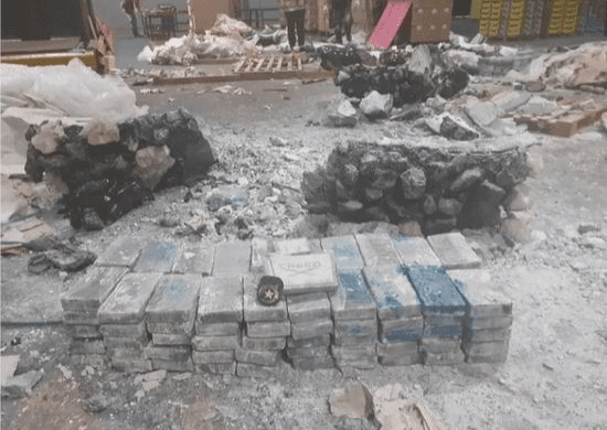 Receita Federal apreende mais de 100 kg de cocaína dentro de obras de arte no Aeroporto de Guarulhos