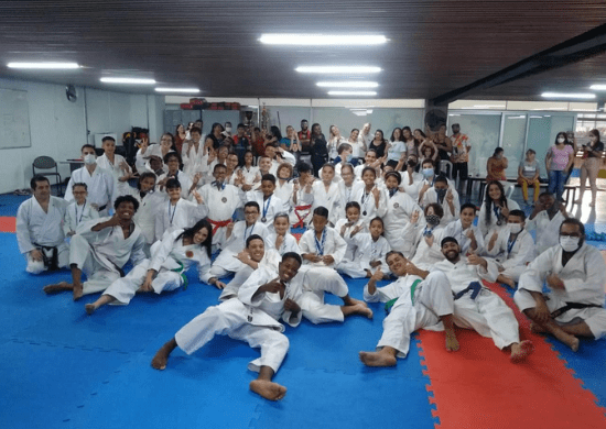 Alunos de caratê de Guarulhos se destacam em torneio interno e em disputa da Federação Paulista
