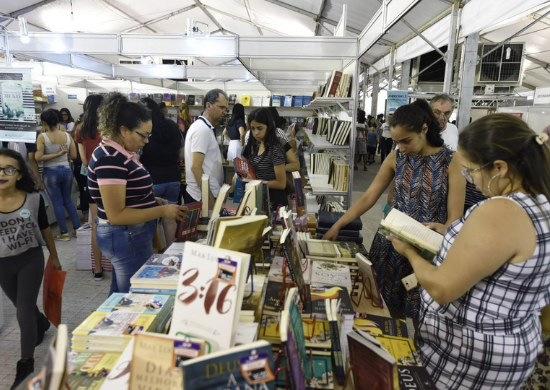 Bienal de Guarulhos abre credenciamento para autores locais