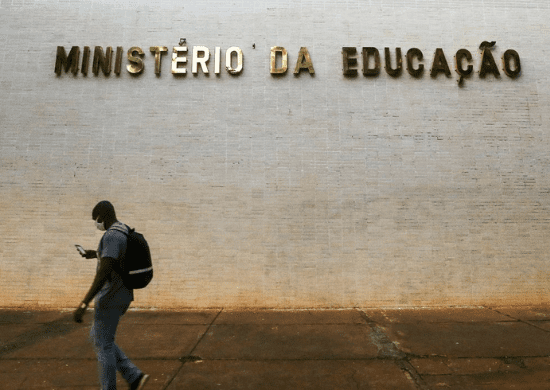 Ministério da Educação normatiza renegociação de dívidas com o Fies