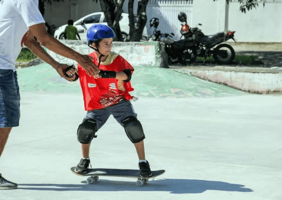 Projeto Skate Para Todos oferece aulas gratuitas no Parque Cecap