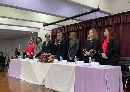 UNG entrega menção honrosa a dirigentes regionais de ensino