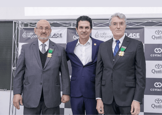 ‘Velha Guarda’ da ACE-Guarulhos recebe homenagem durante 9º Café com Negócios