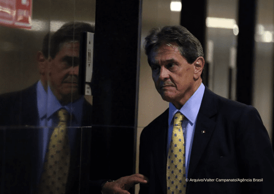 OAB pede autorização para que advogados de defesa visitem Roberto Jefferson na prisão