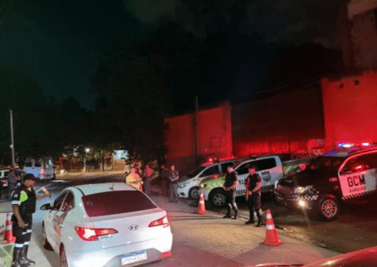 Blitz integrada da Lei Seca aplica 59 autuações e remove seis veículos