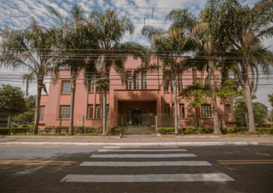 Prefeitura oferece aulas gratuitas de samba-rock no Teatro Padre Bento