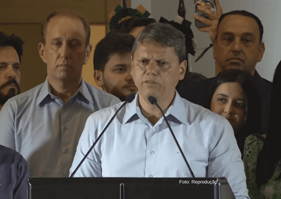 ‘Tenho certeza que Bolsonaro vai tocar o barco’, diz Tarcísio de Freitas
