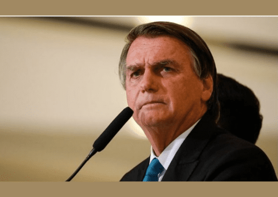 Bolsonaro entra com representação criminal no STF contra Lula e Gleisi