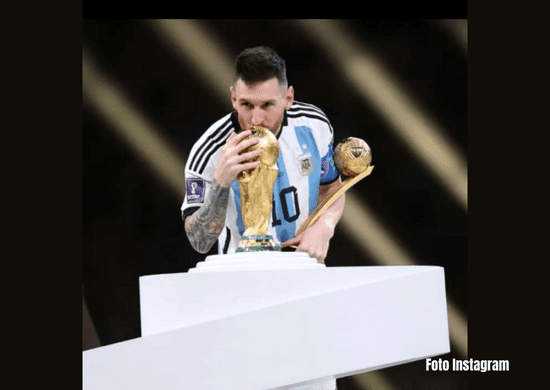 Messi é convidado a eternizar os pés na calçada da fama do Maracanã