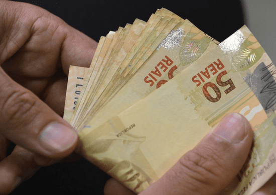Salário mínimo sobe para R$ 1.302 em 1º de janeiro