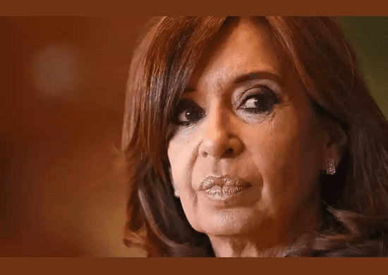 Cristina Kirchner é condenada a 6 anos de prisão por corrupção