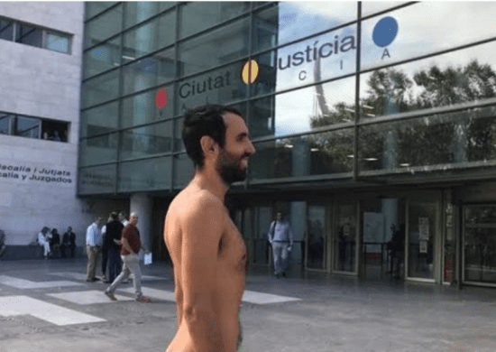 Justiça espanhola aprova direito de homens andarem nus na rua