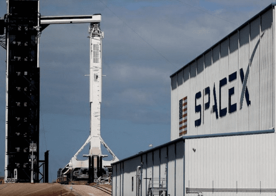 SpaceX cancela lançamento de nave dois minutos antes do horário previsto