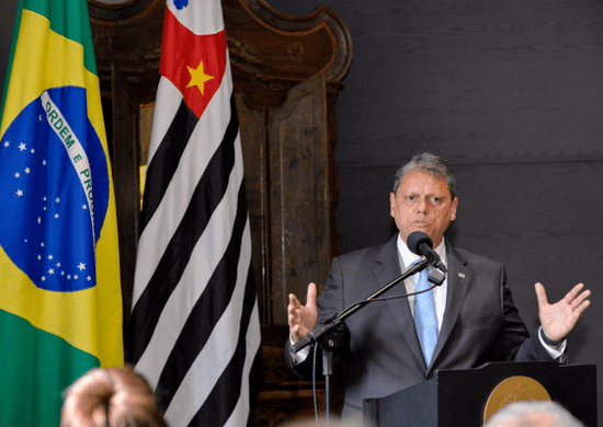 SP: Tarcísio reduz carga tributária de setores produtivos até o final de 2024