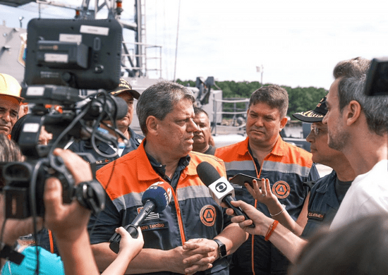 Litoral Norte: Tarcísio anuncia hospital de campanha da Marinha a partir de 5ª para atender vítimas