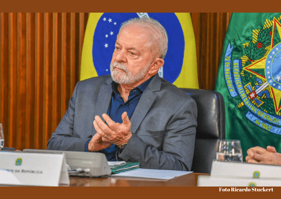 Lula dispensa 13 ministros para tomarem posse no Congresso