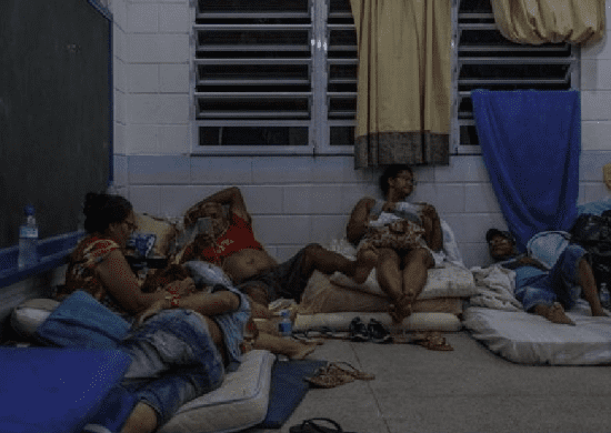 Litoral Norte: Governo de SP desocupa escolas e transfere desabrigados para hotéis
