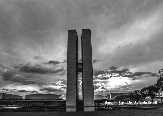 Câmara aprova pensão especial para filhos de vítimas de feminicídio