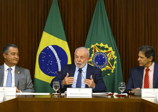“Não podemos ficar chorando o dinheiro que falta”, diz Lula