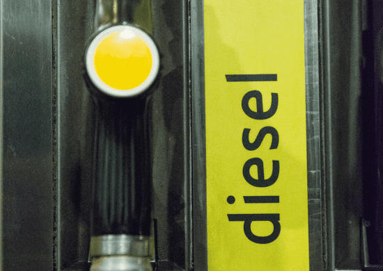 Preço do diesel cai R$ 0,18 nas distribuidoras, nesta quinta-feira