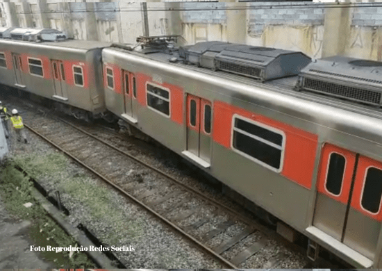 Trem descarrila na linha 8-diamante próximo à estação Júlio Prestes