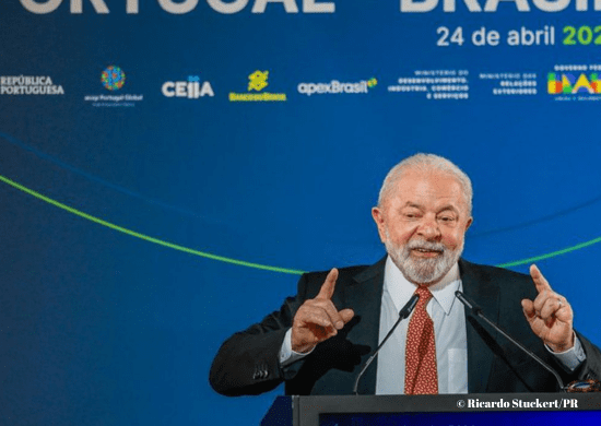 Lula é recebido na Assembleia da República e encerra visita a Portugal
