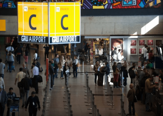 Polícia Federal prende funcionário terceirizado em operação contra quadrilha de tráfico de drogas em Guarulhos