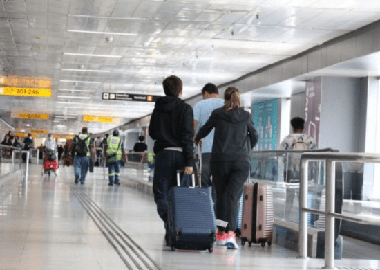 Receita proíbe uso de celulares em áreas de segurança e carga do Aeroporto de Guarulhos