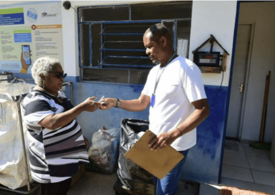 Prefeitura lança programa que prevê a troca de recicláveis por alimentos em Ecopontos