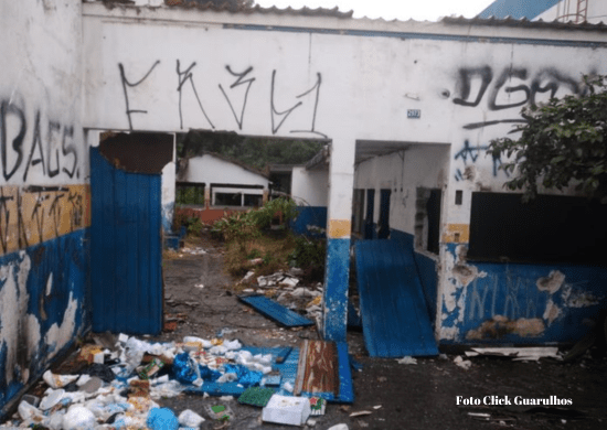 Abandono e saques na antiga Sede da AABB Guarulhos preocupam moradores