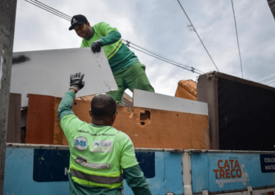Cata-Treco percorre Jardim Presidente Dutra e mais dois bairros neste fim de semana