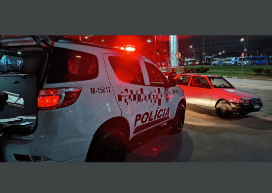 PM apreende veículo com mais de 882 infrações na avenida Natália Zarif