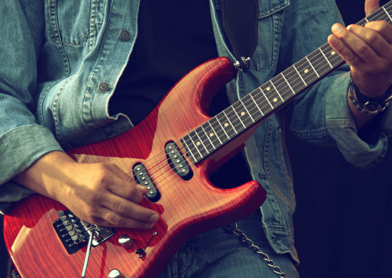 Prefeitura oferece aulas experimentais de guitarra e outros instrumentos