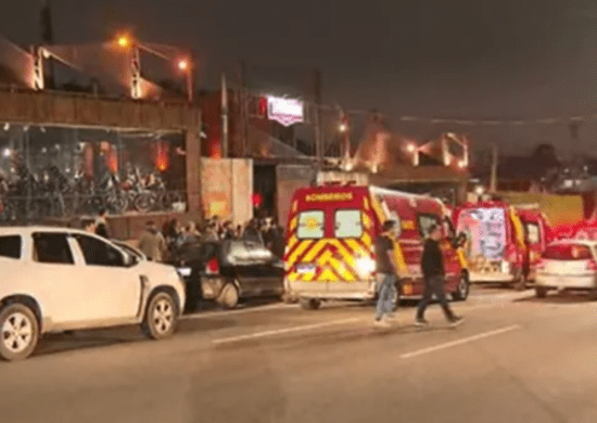 Homem é preso após esfaquear 5 pessoas em bar de Curitiba