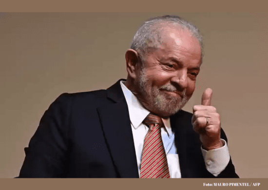 Lula deixa o hospital em Brasília após procedimento para alívio de dores no quadril
