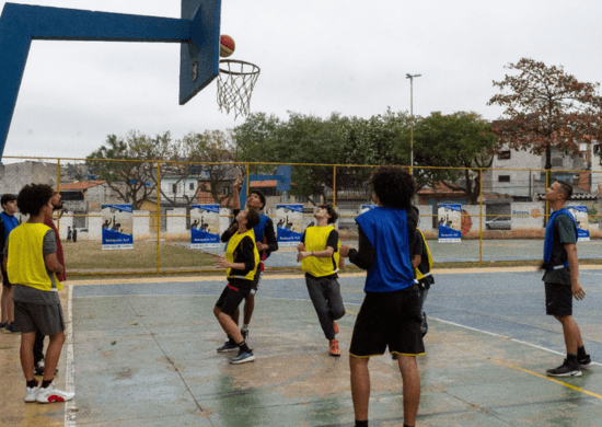 Prefeitura inicia aulas de basquete 3×3 em três núcleos de Guarulhos