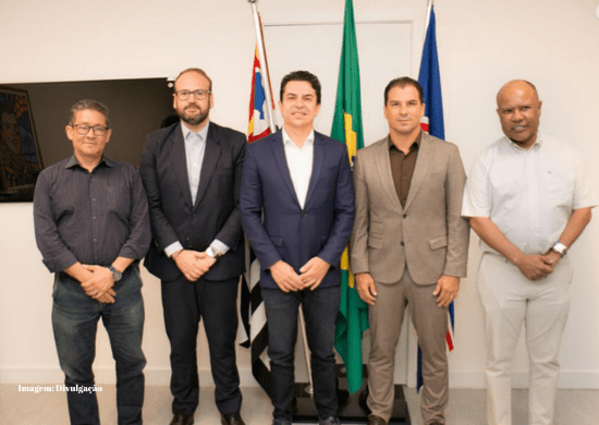 Em visita à Câmara Municipal, presidente da ACE aproxima entidade do Legislativo