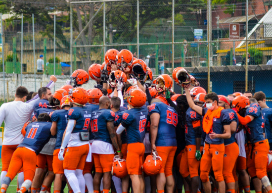 Guarulhos Rhynos estreia com vitória acachapante no Campeonato Brasileiro de Futebol Americano
