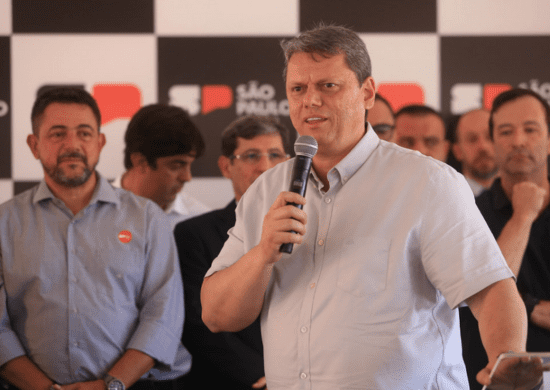 Governador entrega moradias e autoriza reforma de habitações na região de Sorocaba