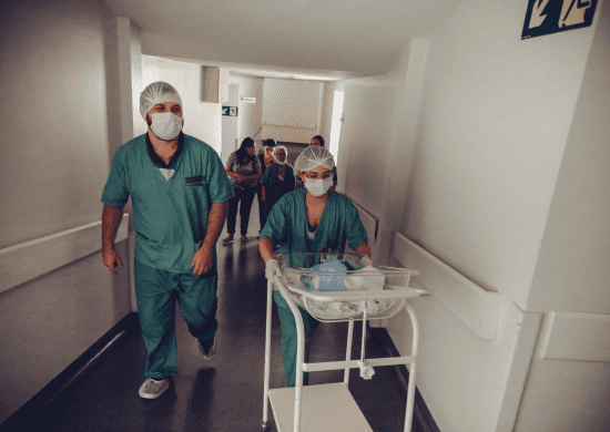 Repasse do pagamento do piso da enfermagem será feito até 21 de agosto