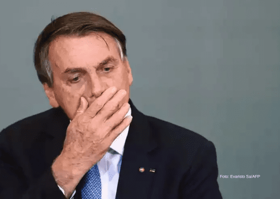 Defesa de Jair Bolsonaro entrega extratos bancários ao STF