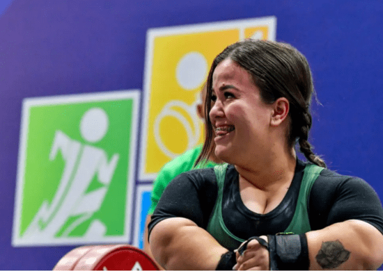 Atleta do Time SP bate recorde mundial de levantamento de peso e leva título inédito