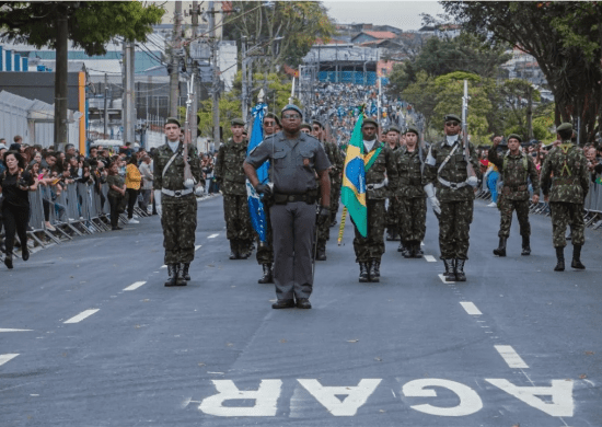 Mais de 20 mil pessoas participam do desfile de 7 de setembro em Guarulhos