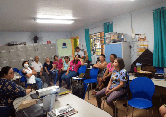 Campanha Agosto Lilás leva informações sobre o combate à violência doméstica para 800 pessoas