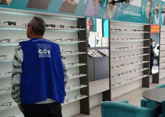 Procon Guarulhos firma acordo com óticas para coibir a venda de lentes de contato sem prescrição médica