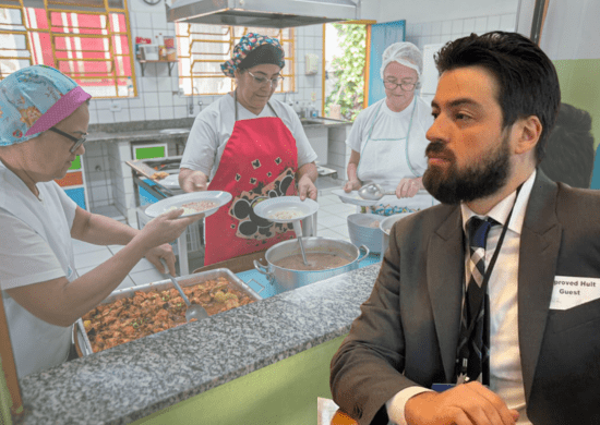 Prefeitura de Guarulhos vai terceirizar cozinheiras das escolas municipais por R$ 10 milhões