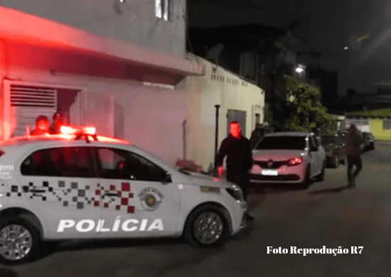 Casal é encontrado morto dentro de casa em Guarulhos