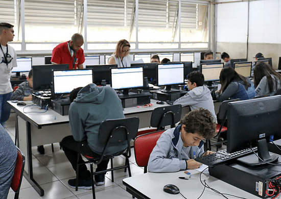 ENIAC disponibiliza 500 bolsas de estudo para alunos do Ensino Fundamental e Médio