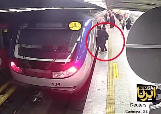 Jovem iraniana agredida por não usar lenço na cabeça tem morte cerebral